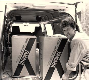 9h_Give_us_a_f_n_hand_wil_ya